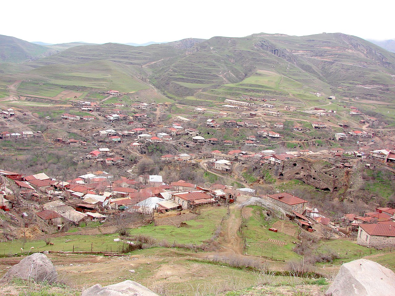 Les forces armées azéries ont ouvert le feu en direction des positions arméniennes situées près du village de Khnatsakh dans la région de Syunik
