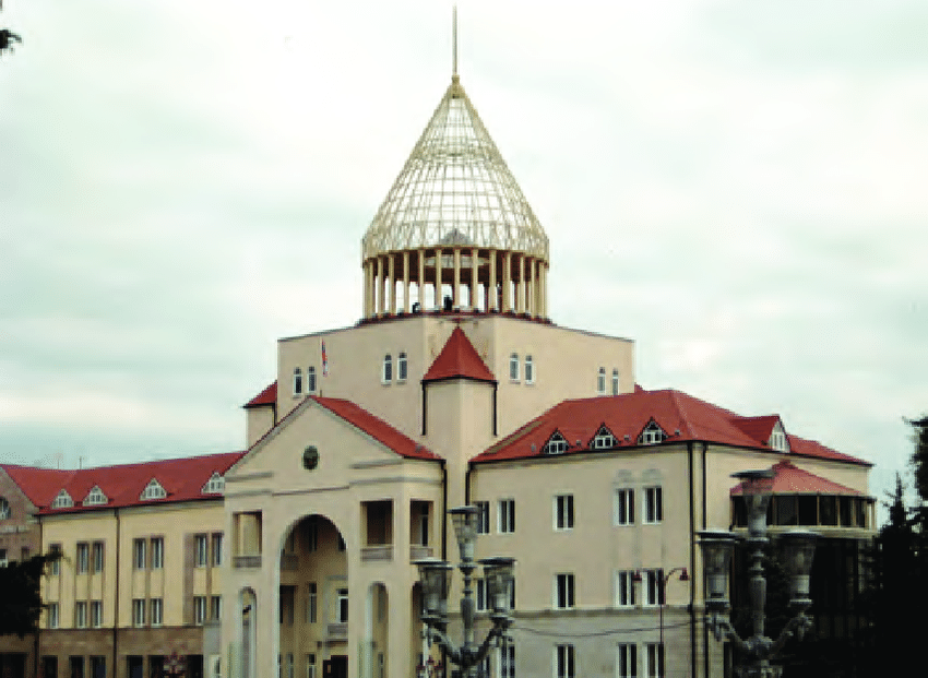 Une milice a pénétré dans le parlement du Haut-Karabakh pour « soutenir le président Harutyunyan »