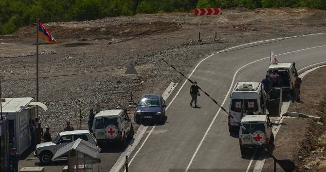 Nikol Pachinian aurait des informations selon lesquelles l&rsquo;Azerbaïdjan envisage d&rsquo;ouvrir unilatéralement le corridor de Latchine, permettant uniquement la sortie du Haut-Karabakh