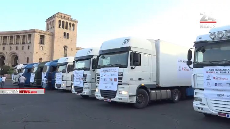 Les 10 camions d’aide humanitaire de la France sont partis ce matin d’Erévan vers Kornidzor face au corridor de Latchine (Vidéo)