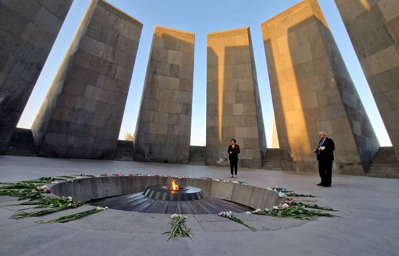 Jeanne Barseghian, la Maire de Strasbourg a visité le Mémorial du Génocide des Arméniens à Erévan