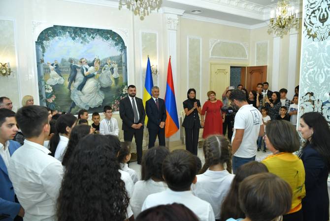 L&rsquo;épouse du Premier ministre arménien a rencontré des membres de la communauté arménienne d&rsquo;Ukraine à Kiev