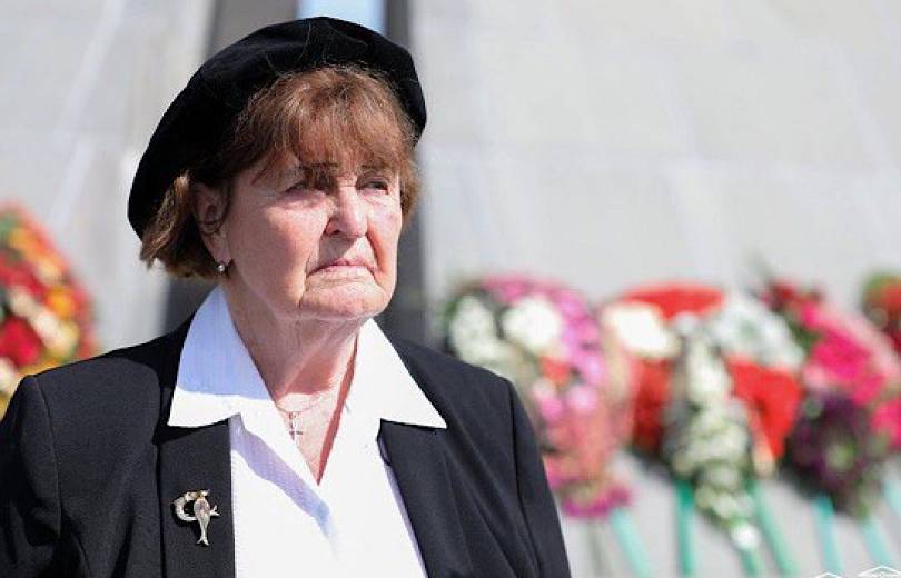 C’est avec le cœur lourd que nous devons admettre que le génocide des Arméniens n’est pas terminé, et désirent en finir affirme la baronne Caroline Cox
