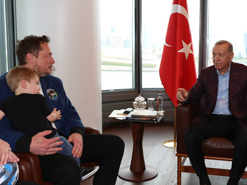 Erdogan presse Elon Musk d&rsquo;ouvrir une usine Tesla en Turquie
