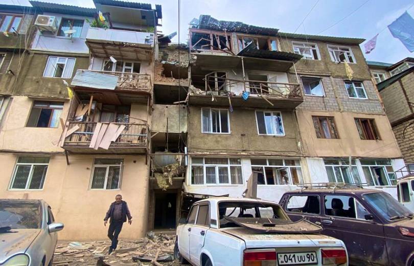 Deux victimes dont un enfant Arménien ont été tués et 26 ont été blessés suite aux tirs azéris sur l’Artsakh. Stepanakert dénonce de processus génocidaire de Bakou contre l’Artsakh