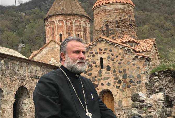 Le père Hovhannes Hovhannisyan ancien prêtre du monastère de Dadivank (Artsakh) blessé lors de l&rsquo;attaque azérie