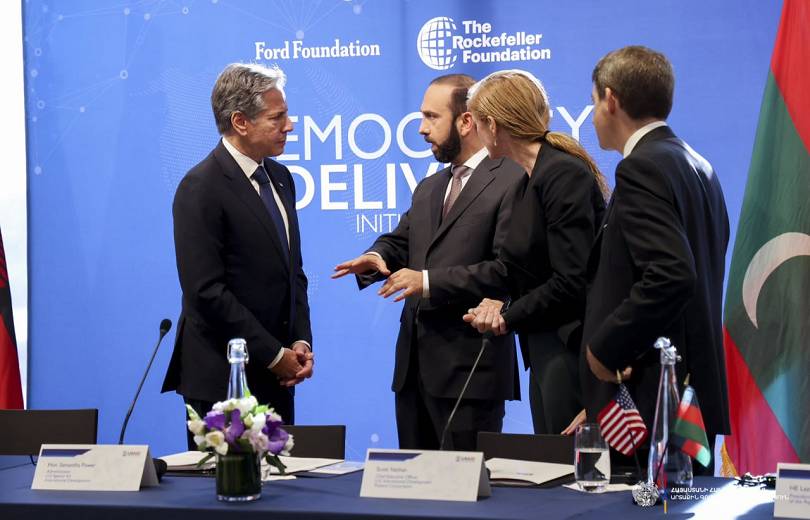 Toutes les tentatives visant à déstabiliser le Sud-Caucase doivent être empêchées dit Ararat Mirzoyan lors d’une brève conversation avec le secrétaire d&rsquo;État américain