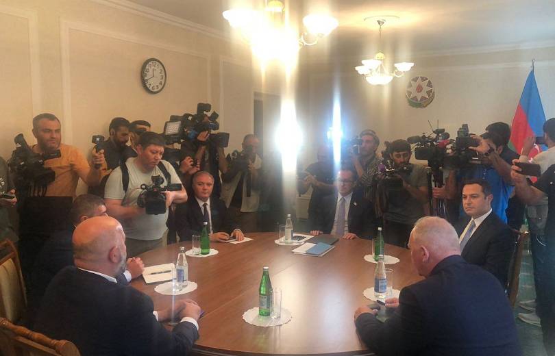 Début de la réunion des représentants du Haut-Karabagh et de l&rsquo;Azerbaïdjan à Evlakh