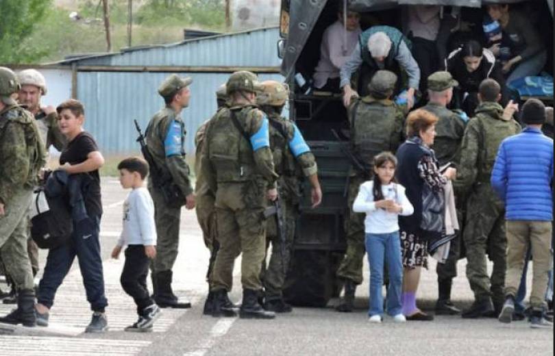 Environ 5 000 civils Arméniens ont été déplacés vers le site des troupes russes de maintien de la paix au Haut-Karabagh