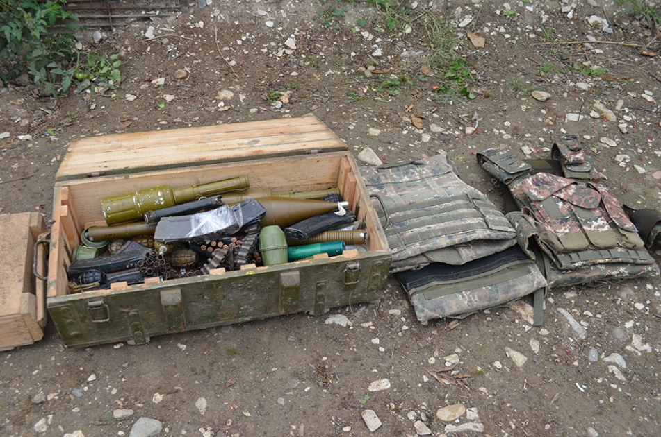 Les Arméniens ont rendu six blindés et 800 armes  légères, selon Moscou
