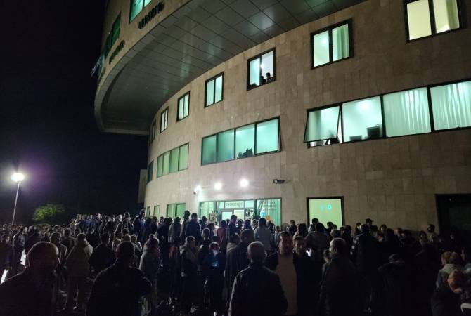 Le « Centre Médical Républicain » de Stepanakert fonctionne en mode d&rsquo;urgence après la forte explosion dans un entrepôt d&rsquo;essence