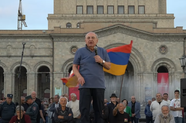 Vazgen Manoukian : Pachinian a peur de se battre contre l&rsquo;Azerbaïdjan, mais déclare la guerre à la Russie