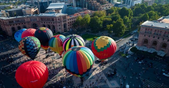Montgolfières colorées et féeriques dans le ciel d’Erevan, le festival international « Découvrez l&rsquo;Arménie vue du ciel » a commencé