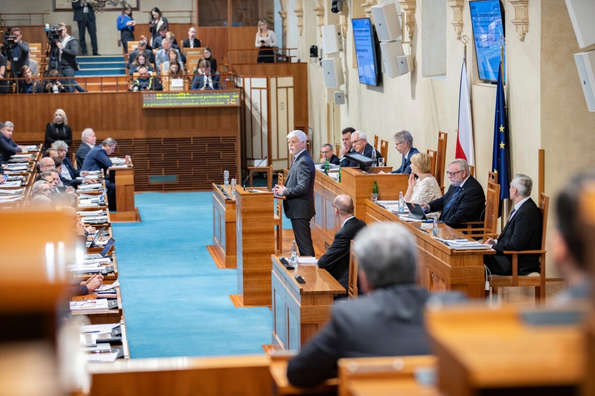 Le Sénat tchèque a adopté une résolution condamnant 	les violences contre la population du Haut-Karabagh