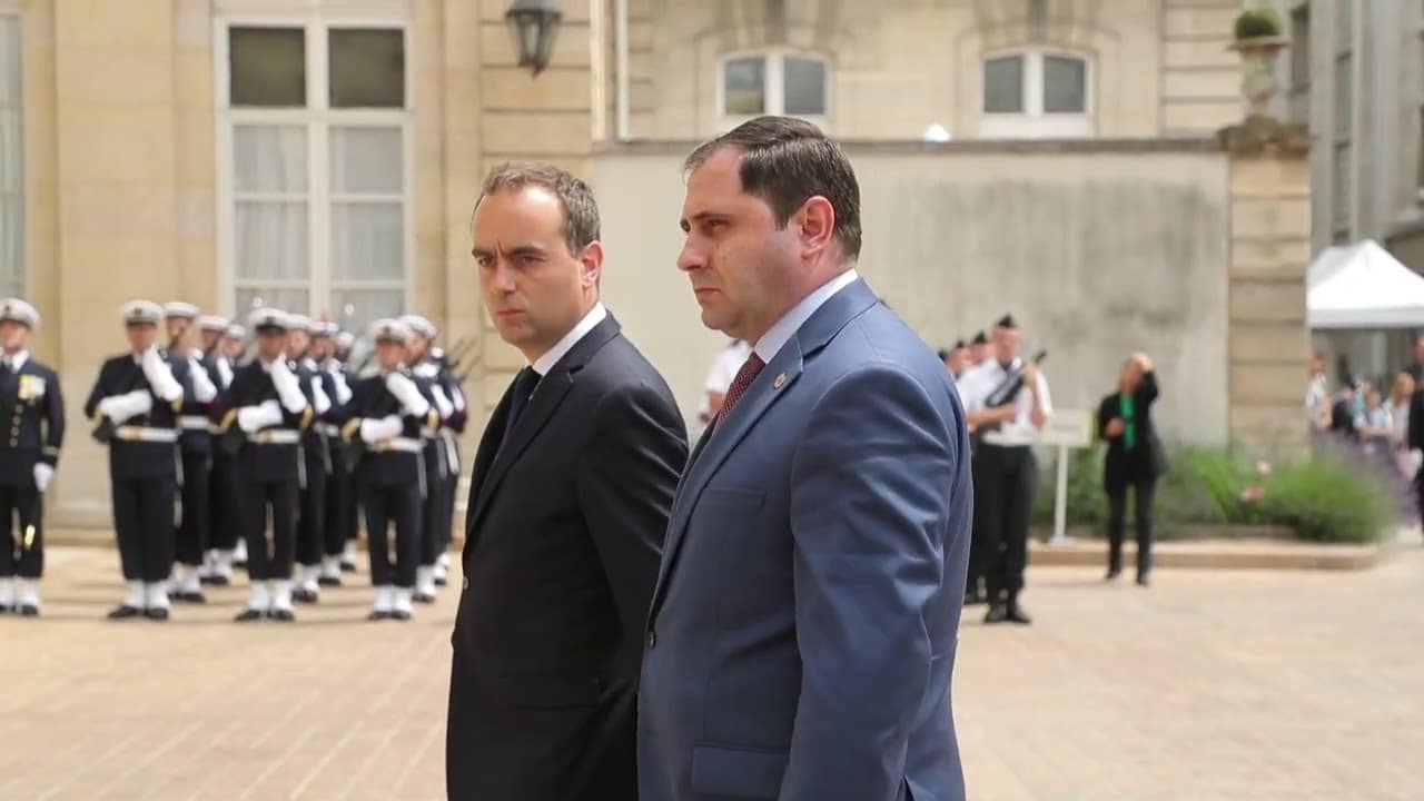 Erévan confirme que le ministre de la Défense de la République d&rsquo;Arménie est en visite de travail en France