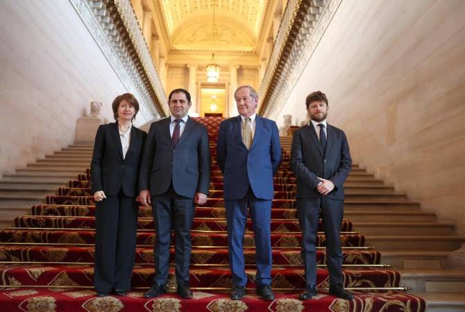 Le ministre arménien de la Défense, Suren Papikyan a visité le Sénat français