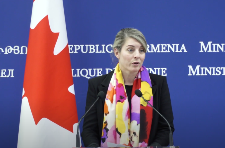 Le Canada soutient l&rsquo;intégrité territoriale de l&rsquo;Arménie affirme Mélanie Joly la ministre canadienne des Affaires étrangères à Erévan