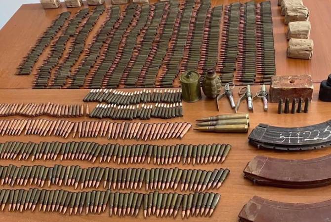 La police exhorte les personnes déplacées de force du Haut-Karabakh à remettre volontairement leurs armes et munitions détenues illégalement
