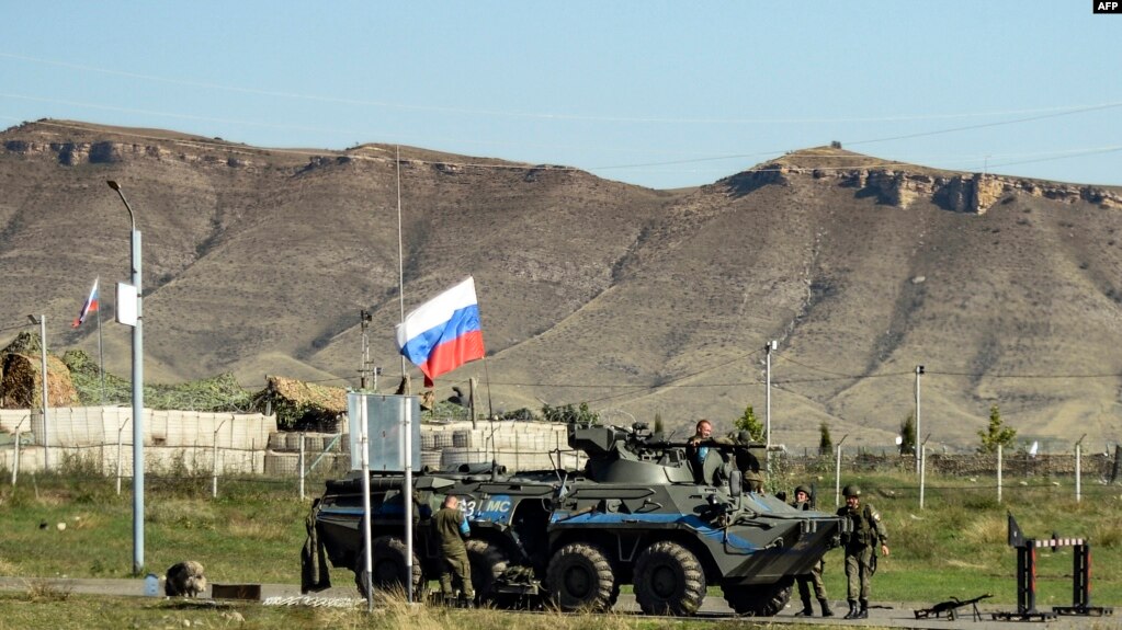 La Russie fait tourner ses troupes dans le Karabakh dépeuplé
