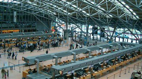 L&rsquo;aéroport de Hambourg toujours bloqué par une prise d&rsquo;otage