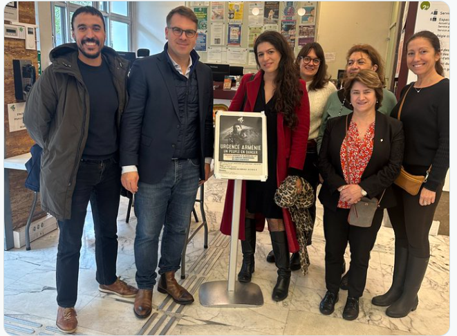 🇦🇲 #Arménie #Solidarité Près d&rsquo;1 tonne de vêtements d’hiver/couvertures chaudes neufs, produits d’hygiène, couches, récoltée depuis le hall  @Mairie17  !
