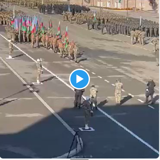 Défilé militariste dans une ville vidée de ses habitants
