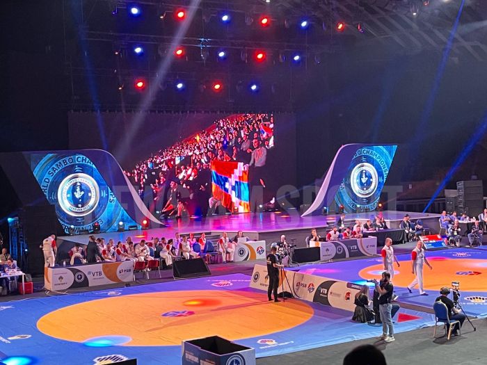 Le drapeau de l&rsquo;Artsakh a été agité en direct à la télévision lors des championnats du monde de sambo à la Télévision arménienne