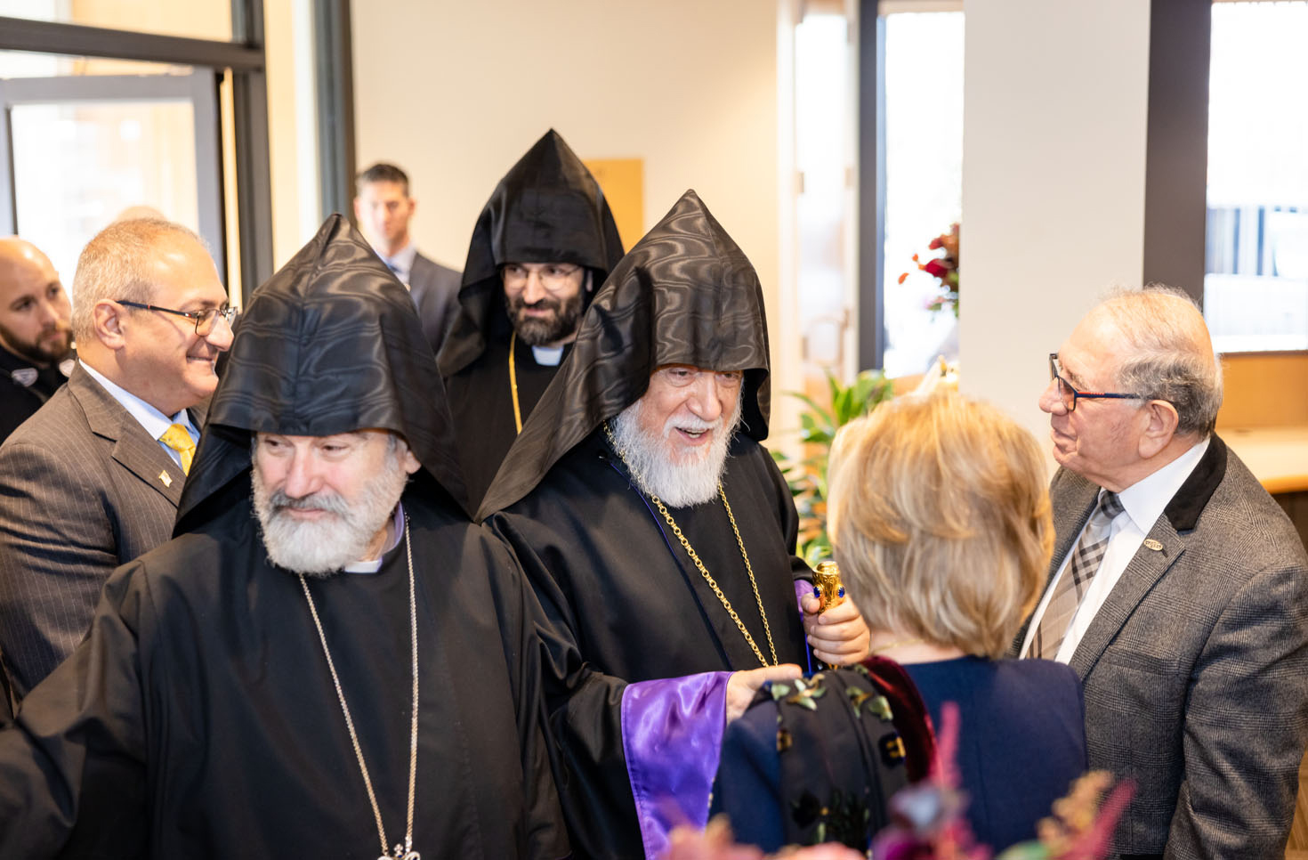 Le Catholicos Aram 1er au siège de l&rsquo;Association Missionnaire Arménienne d&rsquo;Amérique