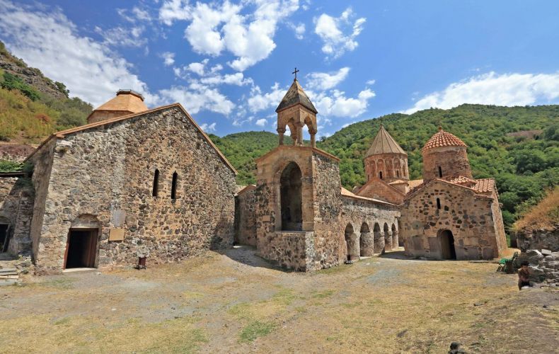 Une liste en anglais de 140 monuments du Haut-Karabakh a été établie pour être présentée sur les sites internationaux