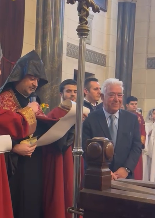 Takouhi Zaroubian, Onnig Djerahian et Jean Ter Boghossian, honorés par le Catholicos Karékin