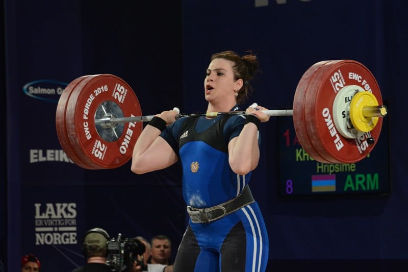L’haltérophile Hripsimé Khurshudyan (Arménie) a gagné la médaille d’or des compétitions féminines du Grand Prix du Qatar