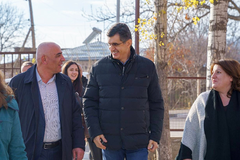 Ucom et l&rsquo;ONG SunChild font équipe pour lancer une centrale solaire à Rind