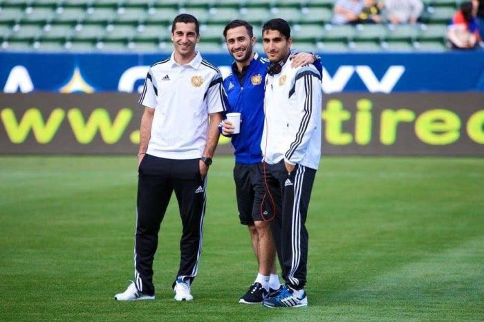 Henrikh Mkhitaryan à Aras Ozbiliz : Je suis avec toi mon ami et je te souhaite du succès