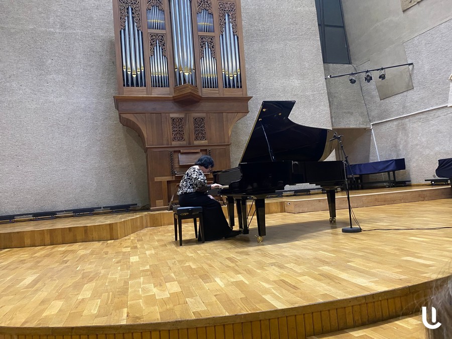 Mozart et Chopin revus par Svetlana Navasardyan