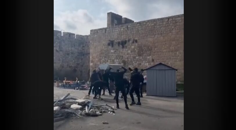 Attaque d&rsquo;une trentaine de nervis masqués contre la communauté arménienne de Jérusalem aujourd&rsquo;hui