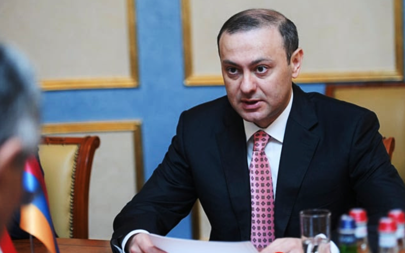 Le secrétaire du Conseil de sécurité arménien déclare que le traité de paix avec l&rsquo;Azerbaïdjan créera des garanties de sécurité