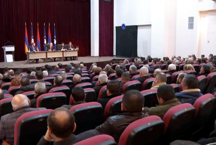 Pachinian a proposé à l&rsquo;Azerbaïdjan de signer un accord de contrôle des armements