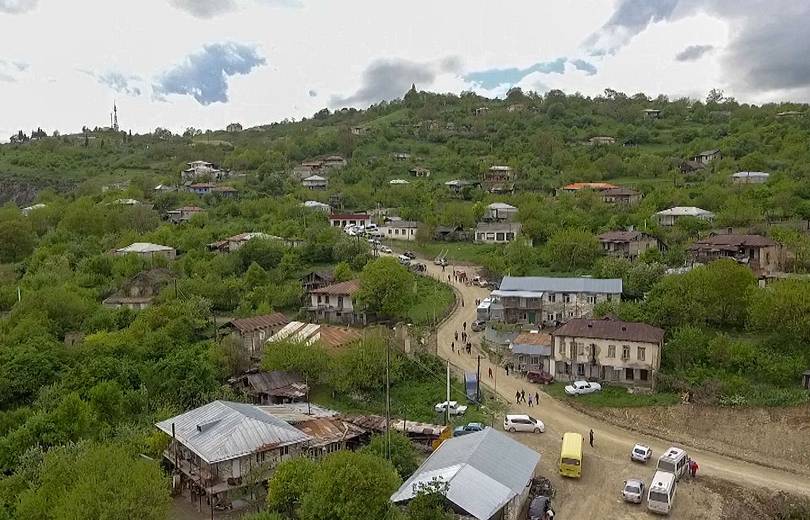 Les Azerbaïdjanais ont vandalisé les pierres tombales du cimetière arménien de Haterk en Artsakh occupé