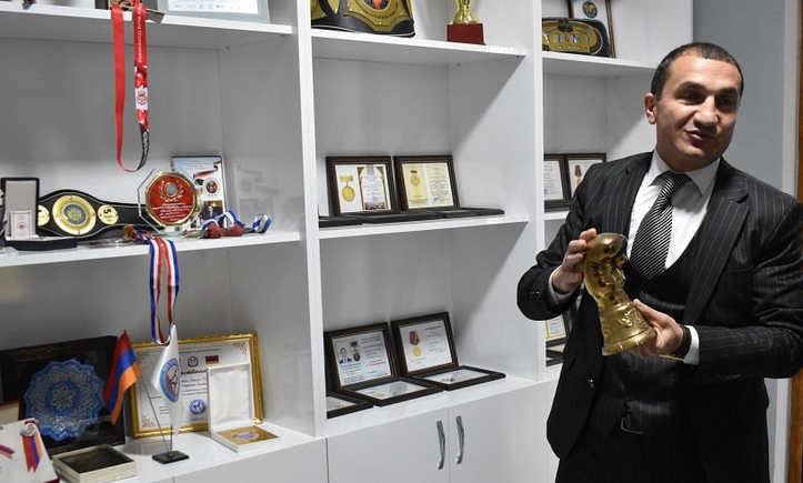 « La patrie est forte si elle a un soldat fort et une armée forte »