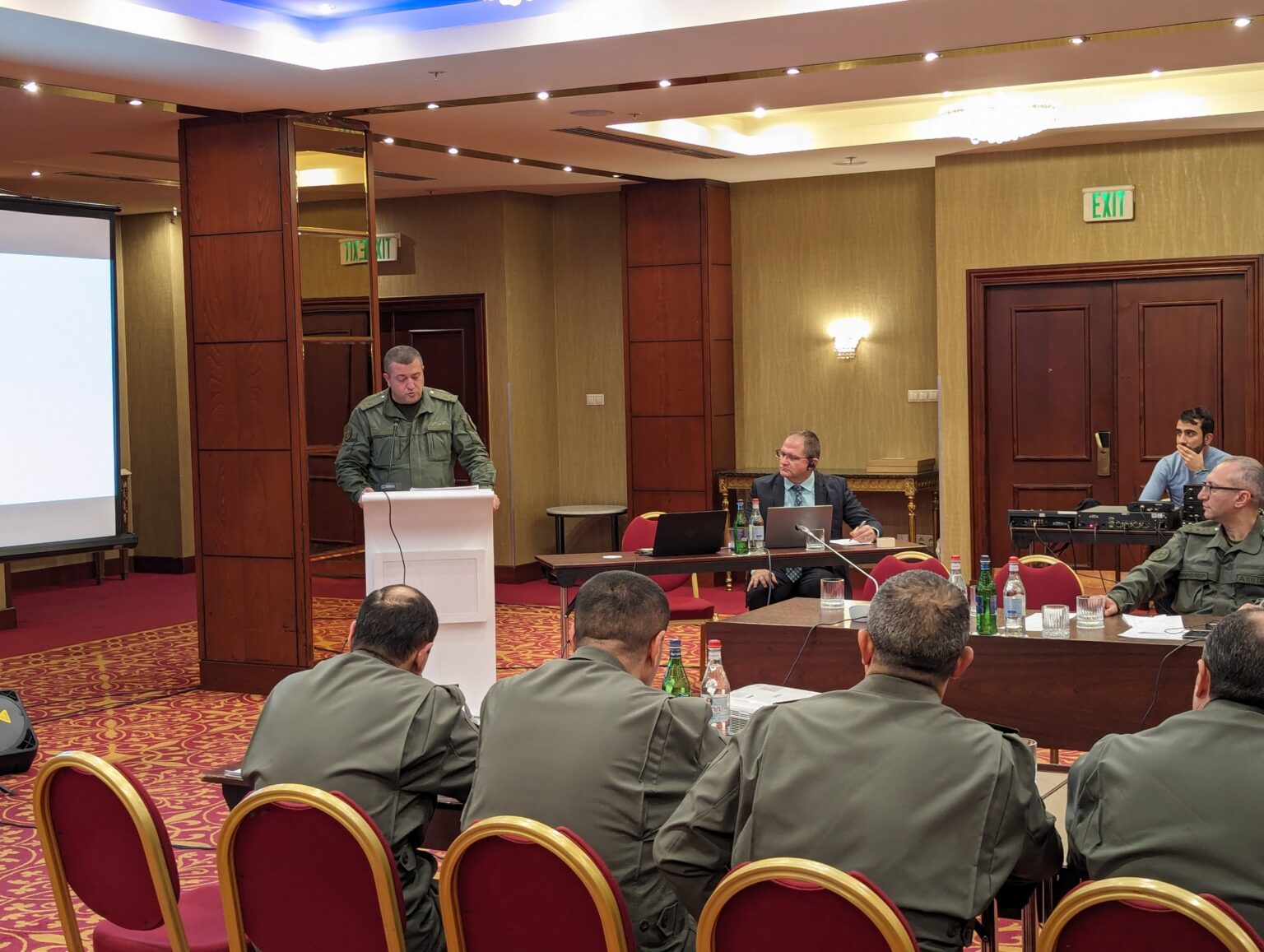 Les représentants américains ont discuté des possibilités d&rsquo;aider les forces armées de la République d&rsquo;Arménie avec les parties intéressées du secteur de la défense arménien