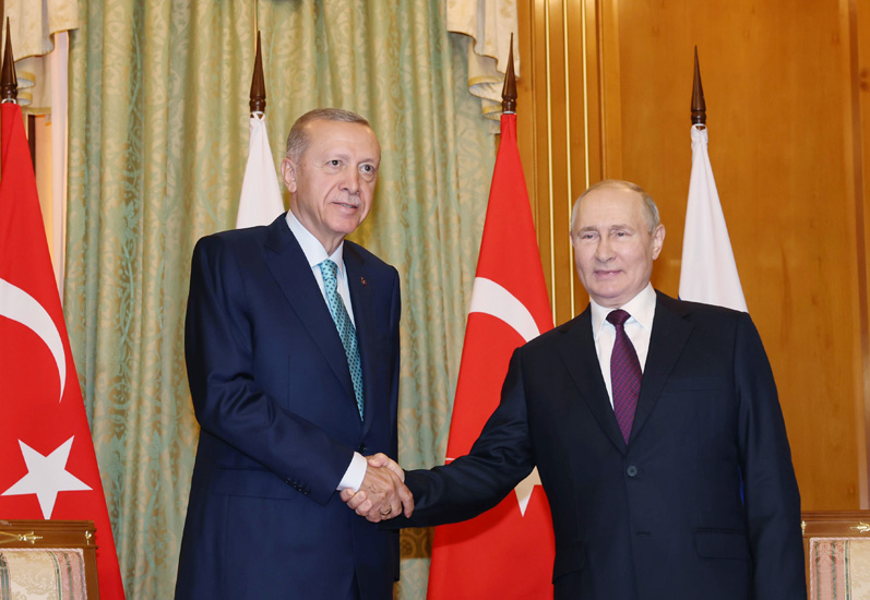 Poutine reporte sa visite prévue en Turquie