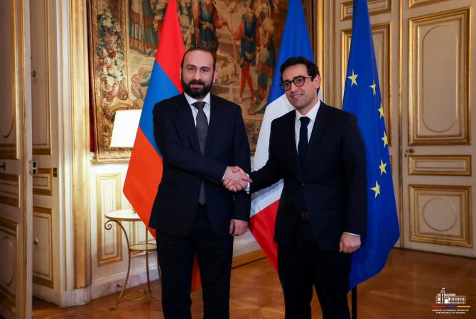 Les ministres des Affaires étrangères d&rsquo;Arménie et de France ont discuté à Paris des questions liées à la situation sécuritaire dans le Sud-Caucase