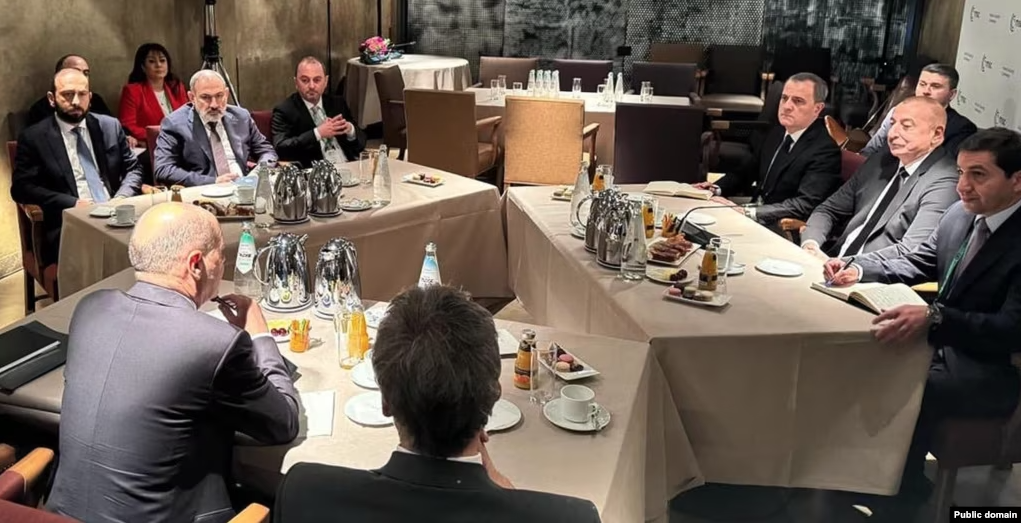 La rencontre d&rsquo;Aliyev et Pashinian en Allemagne