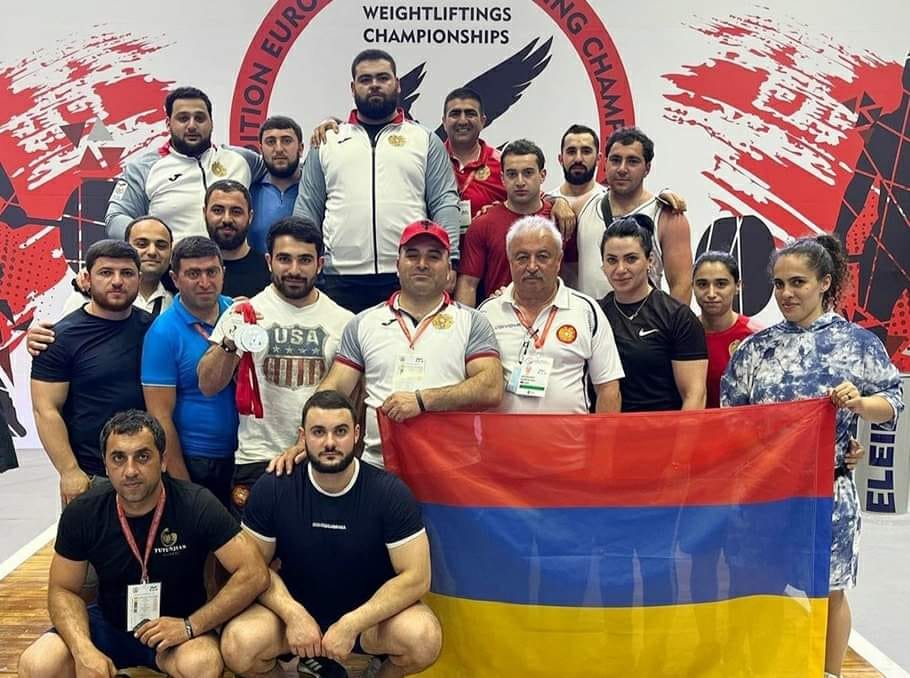 L&rsquo;Arménie termine première au classement européen des médailles. Varazdat Lalayan (Arménie) est champion d&rsquo;Europe d’haltérophilie des super lourds, Simon Martirosyan est vice-champion d’Europe