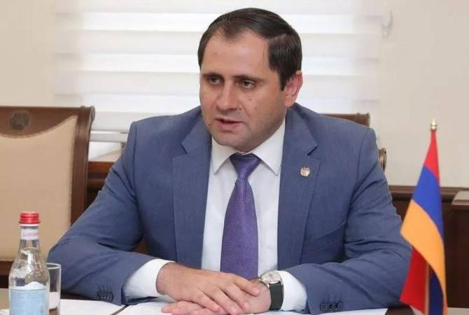 Suren Papikyan le ministre de la Défense d’Arménie est en visite de travail en France