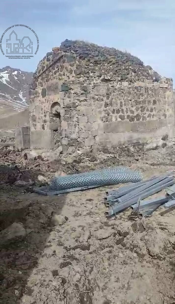 Les églises du village de Dzar vandalisées par les Azerbaïdjanais