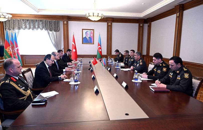 Des officiers turcs de haut rang sont arrivés à Bakou, la situation à la frontière arméno-azerbaïdjanaise a été discutée