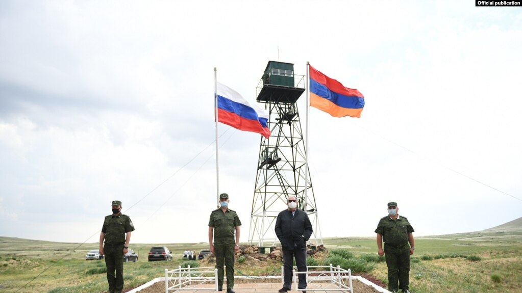 Le président du Parlement arménien dénonce la présence militaire russe