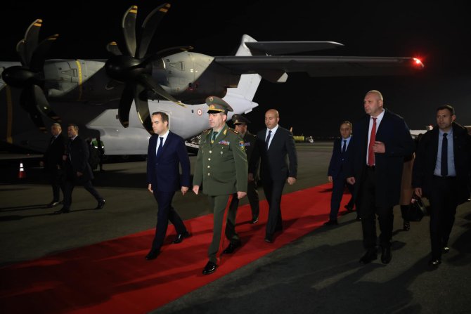 Les pays de l&rsquo;UE devraient suivre l&rsquo;exemple de la France, qui fournit du matériel militaire à Erevan affirme Nathalie Loiseau