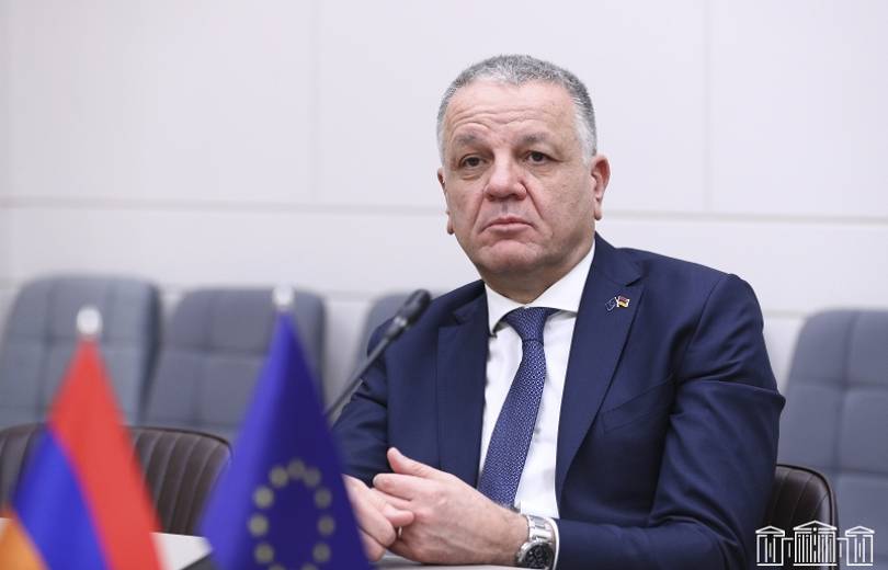 Sur les 2,6 milliards d&rsquo;euros de soutien de l’UE à l’Arménie, 550 millions ont déjà été distribués affirme Vasilis Maragos